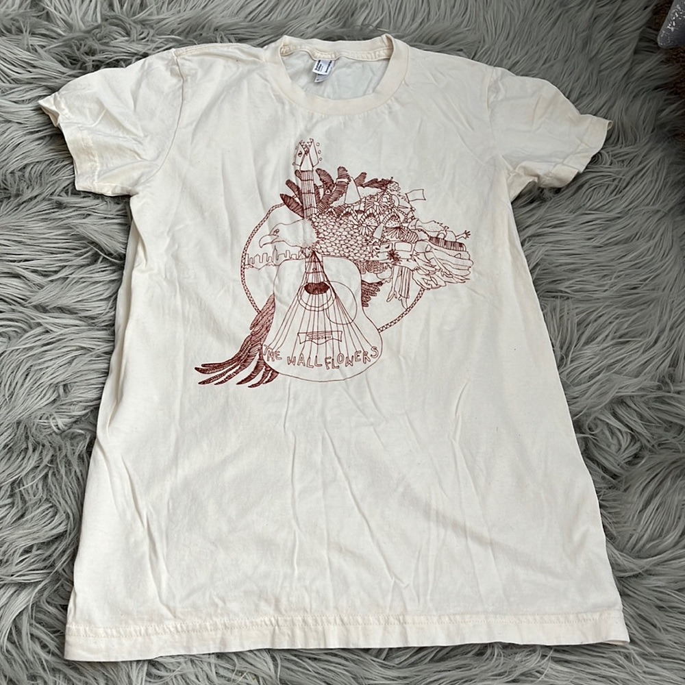 Women’s vintage The Wallflowers tour shirt. Size medium